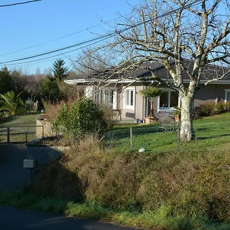Вилла Maison Spacieuse Avec Jardin Proche Bordeaux *