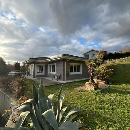 Maison Spacieuse Avec Jardin Proche Bordeaux Yvrac