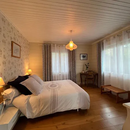 Вилла Maison Spacieuse Avec Jardin Proche Bordeaux