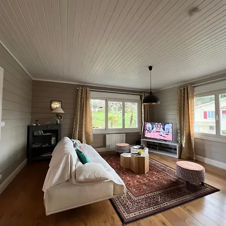 Maison Spacieuse Avec Jardin Proche Bordeaux Yvrac