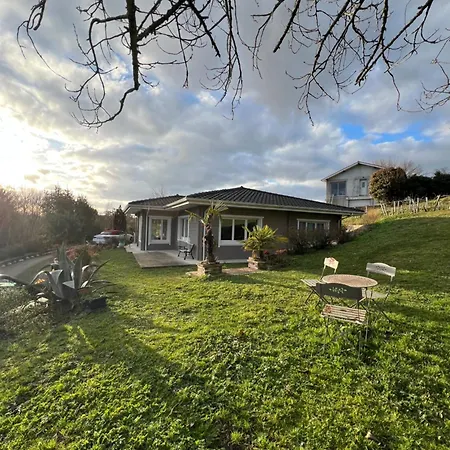 Вилла Maison Spacieuse Avec Jardin Proche Bordeaux